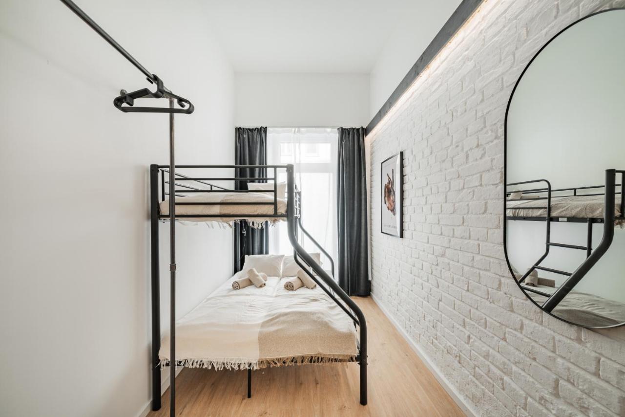 Chic Central City Rooms By Home2 Vienne Extérieur photo