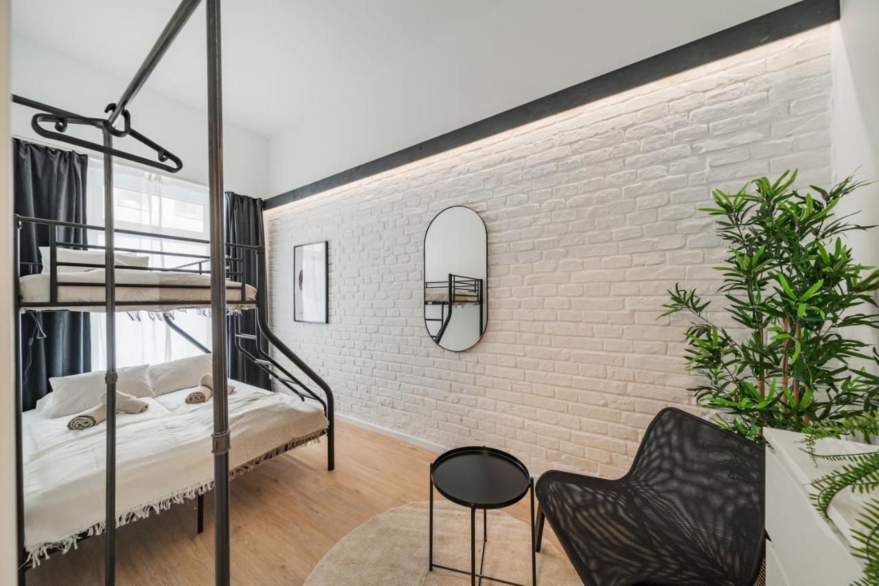 Chic Central City Rooms By Home2 Vienne Extérieur photo