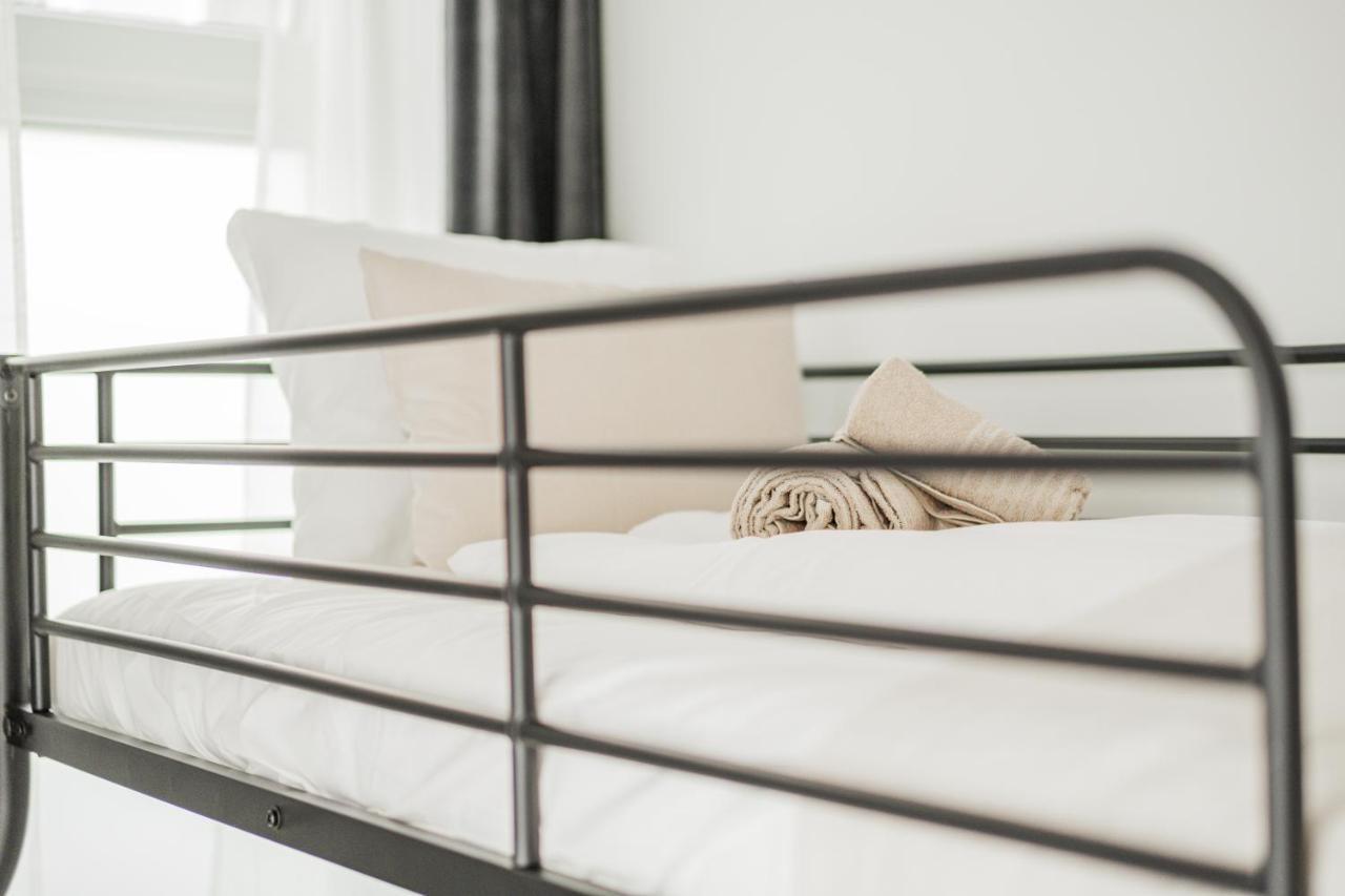 Chic Central City Rooms By Home2 Vienne Extérieur photo