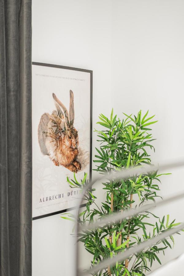 Chic Central City Rooms By Home2 Vienne Extérieur photo