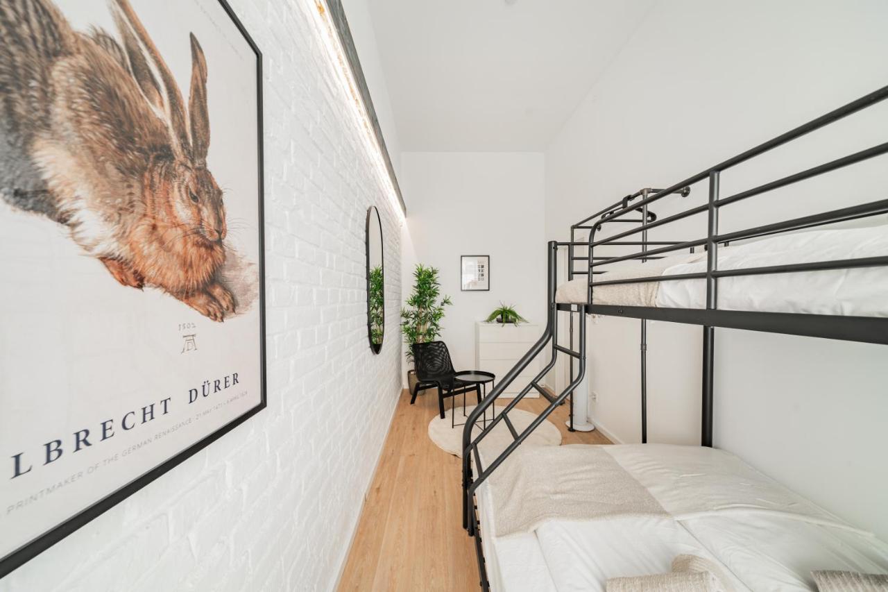Chic Central City Rooms By Home2 Vienne Extérieur photo