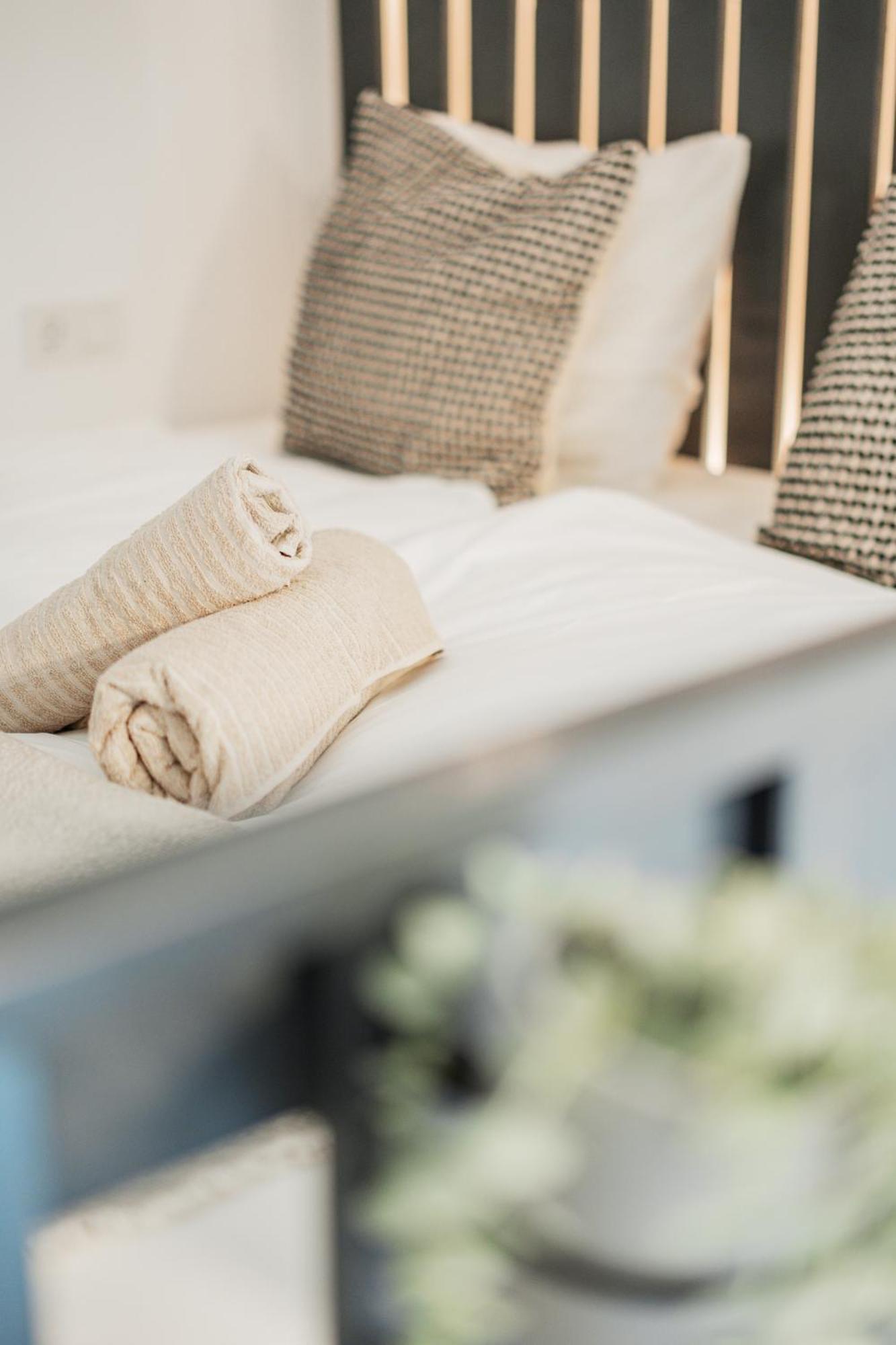 Chic Central City Rooms By Home2 Vienne Extérieur photo