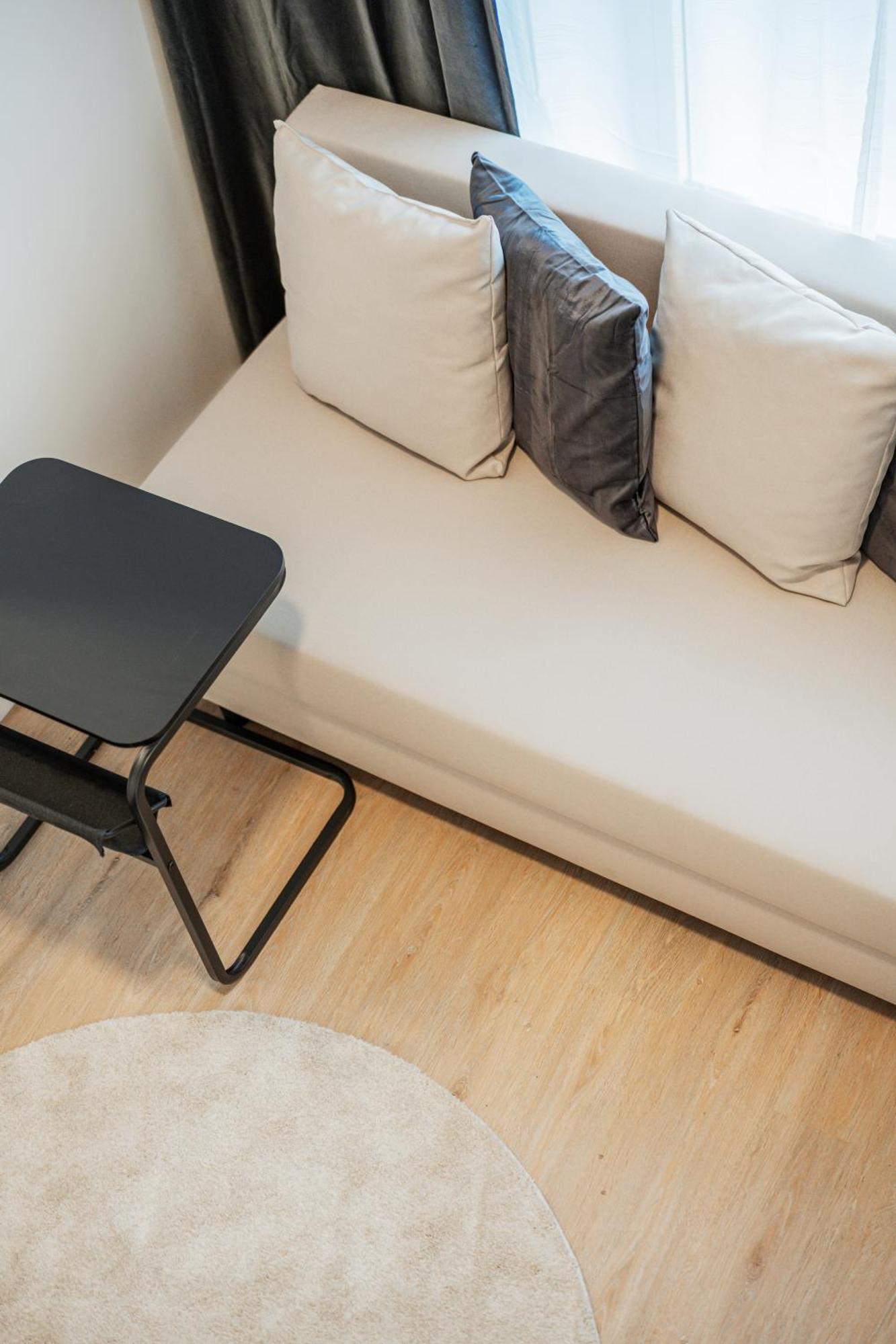 Chic Central City Rooms By Home2 Vienne Extérieur photo