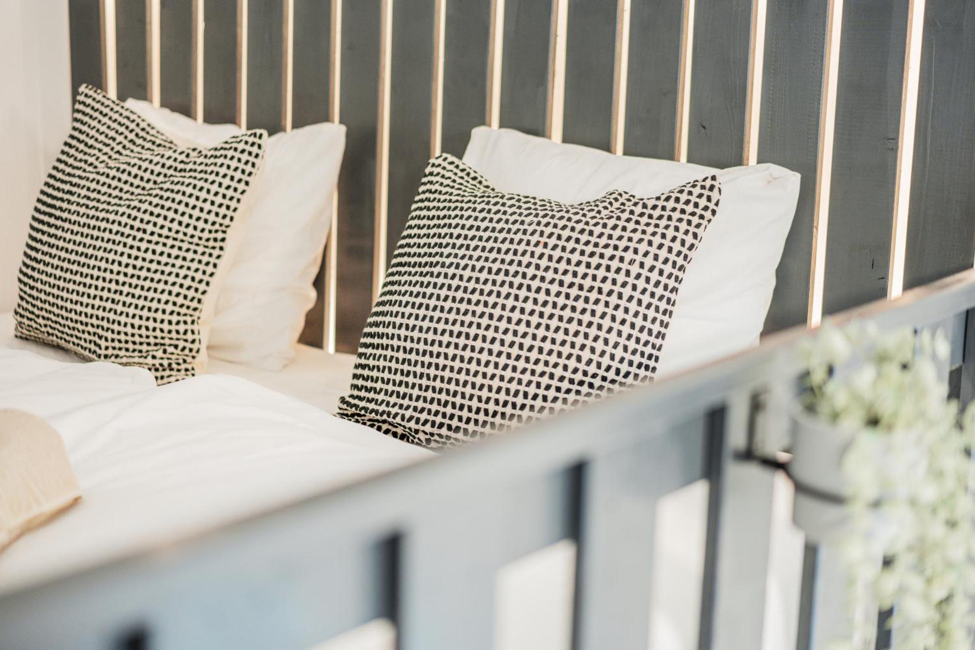 Chic Central City Rooms By Home2 Vienne Extérieur photo