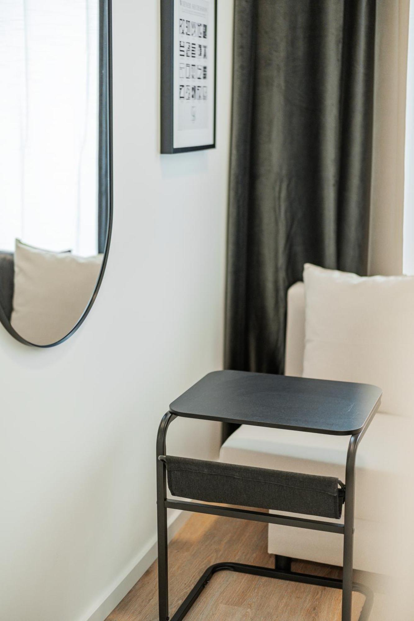 Chic Central City Rooms By Home2 Vienne Extérieur photo
