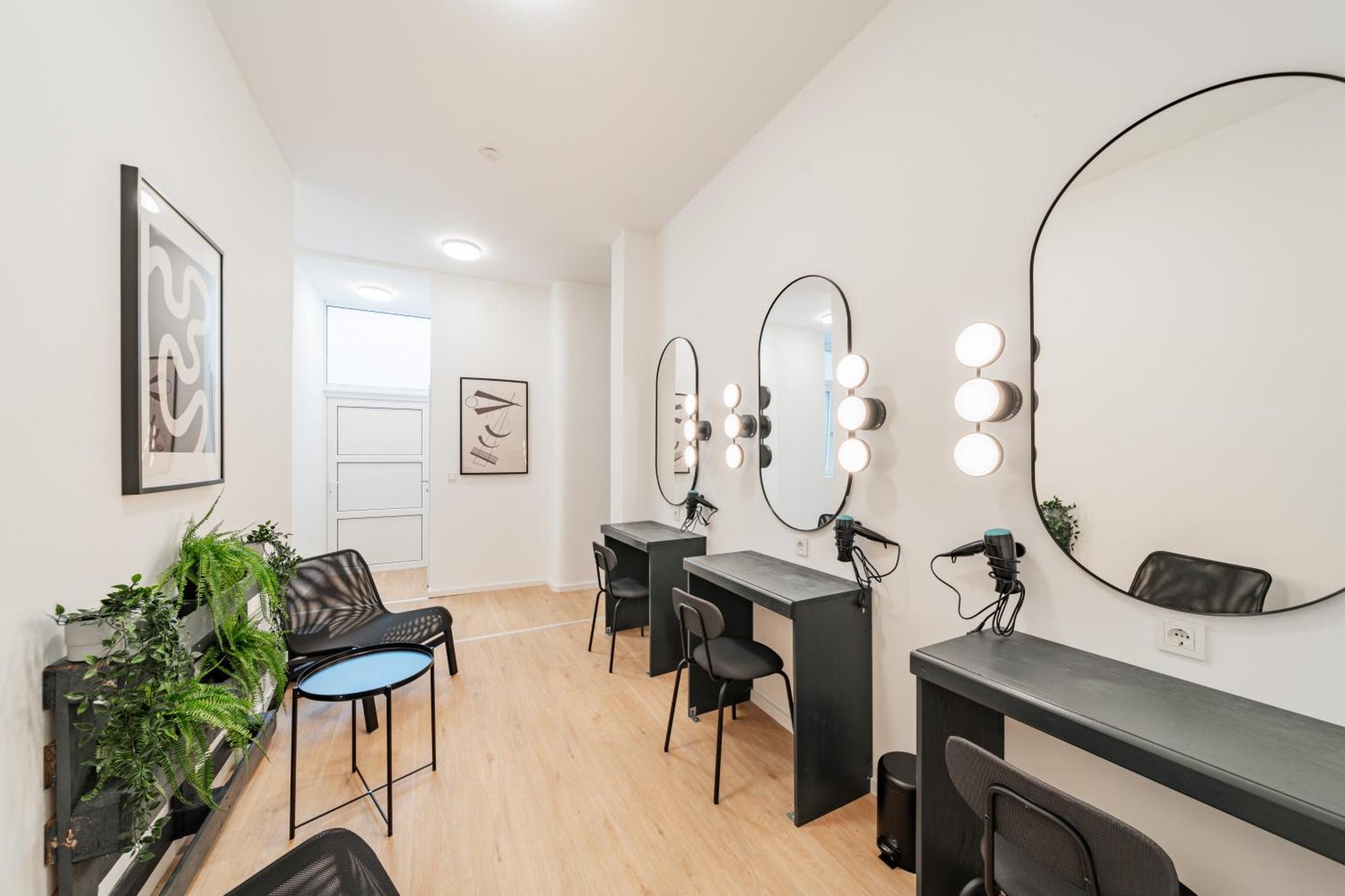 Chic Central City Rooms By Home2 Vienne Extérieur photo